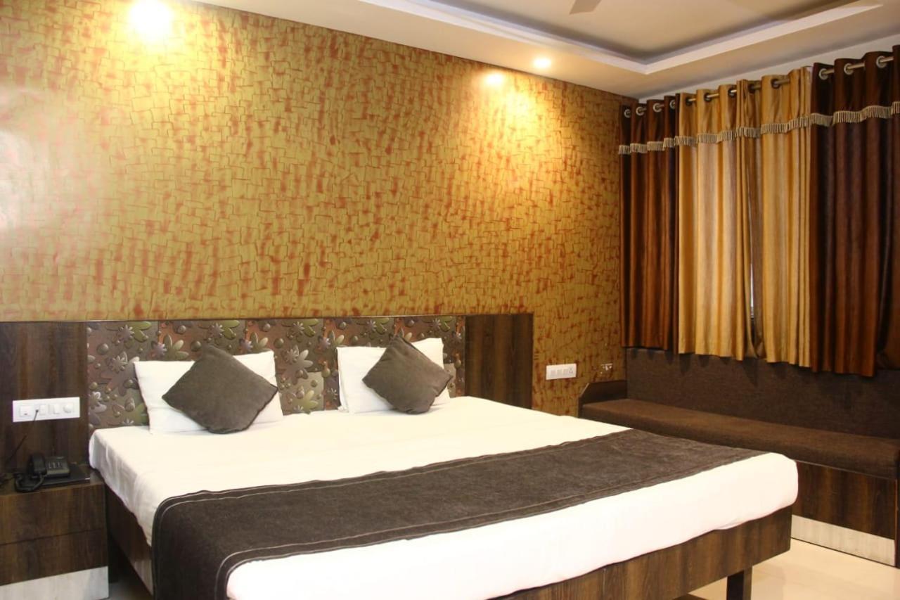 Nakshatra Hotel Banswara 외부 사진