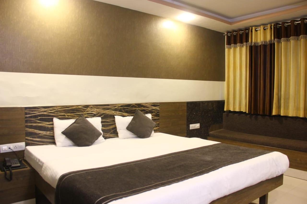 Nakshatra Hotel Banswara 외부 사진