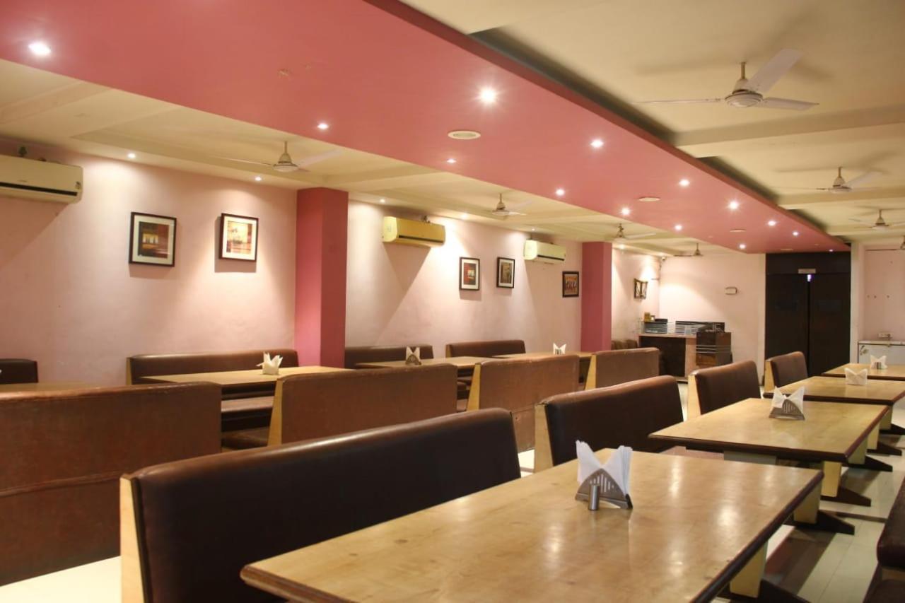 Nakshatra Hotel Banswara 외부 사진